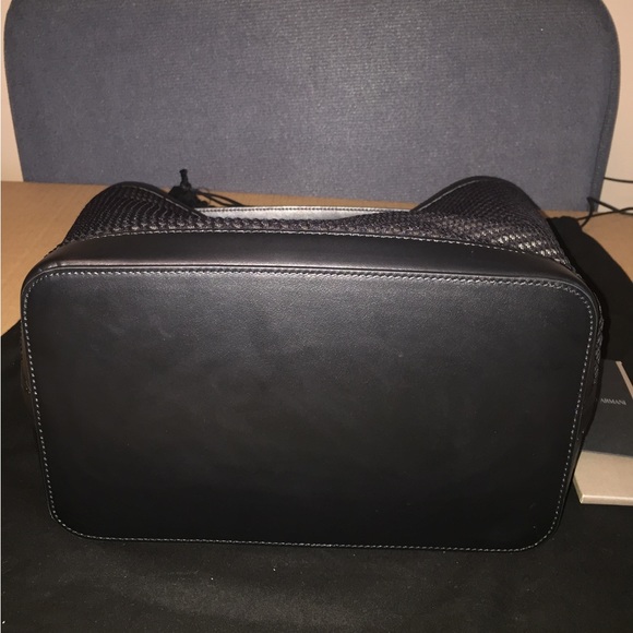 Authentic Giorgio Armani Medium embroidered mesh bucket bag with shoulder strap - Picture 4 of 11